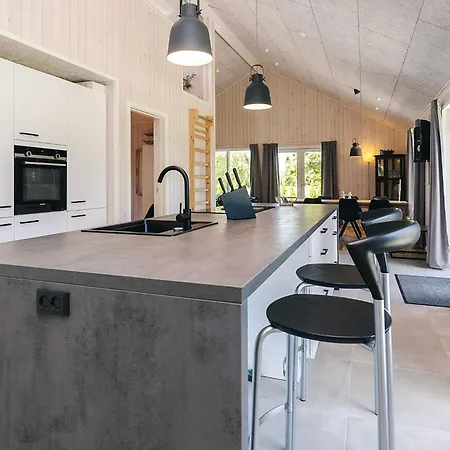 5 Star In Vaeggerlose Bøtø By